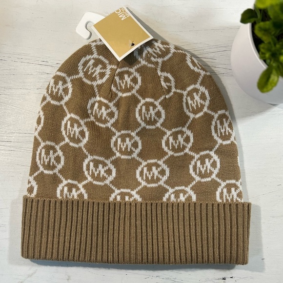 Michael Kors Beanie, Women’s, Tan and White, One Size, NWT - Picture 1 of 5